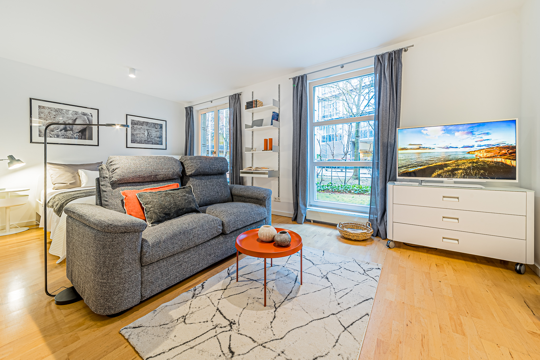 Westend-Süd: Großzügige 1-Zimmer-Wohnung mit Terrasse und TG-Stellplatz