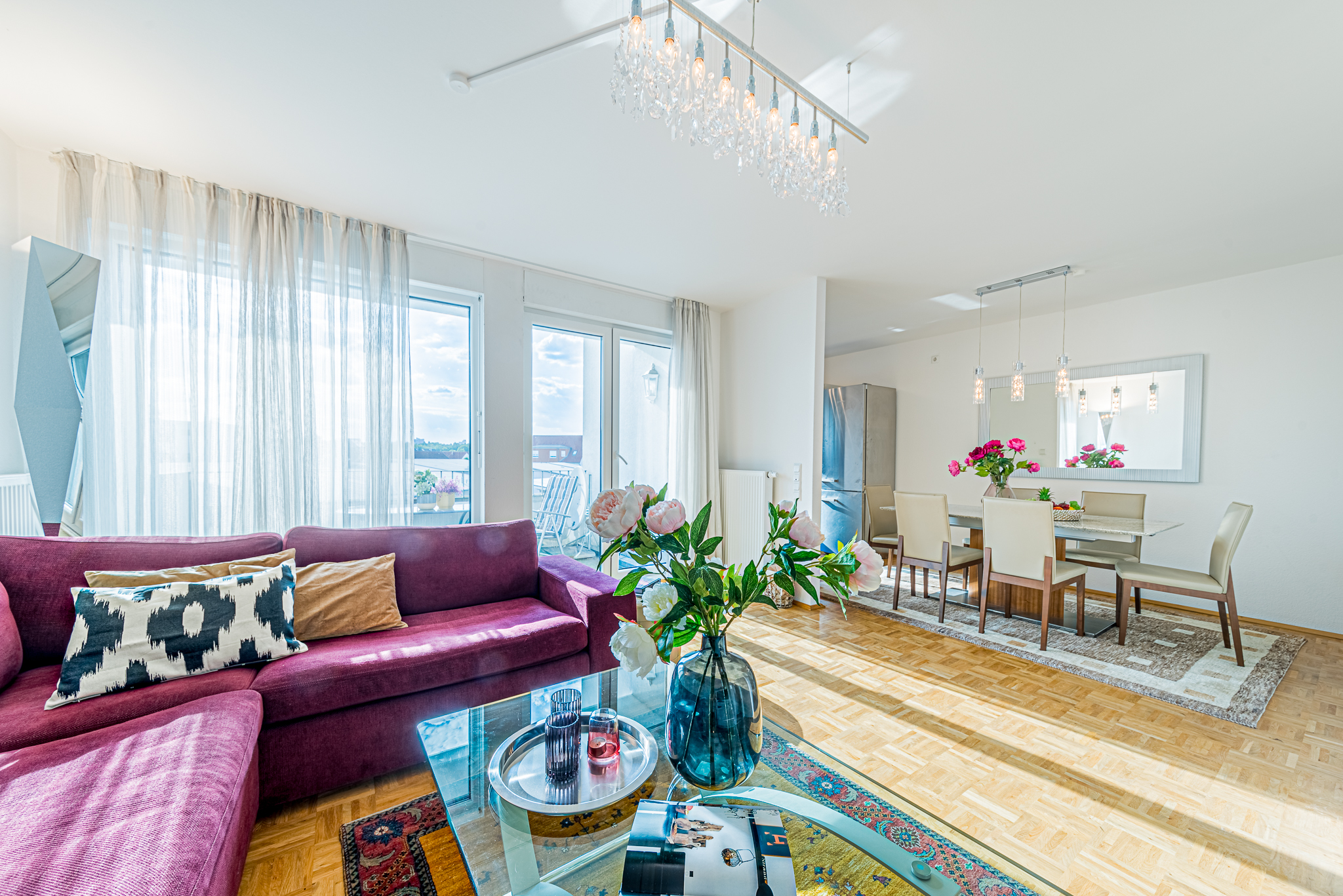 Hochwertige Familienwohnung mit drei Schlafzimmern und großem Balkon im Mertonviertel