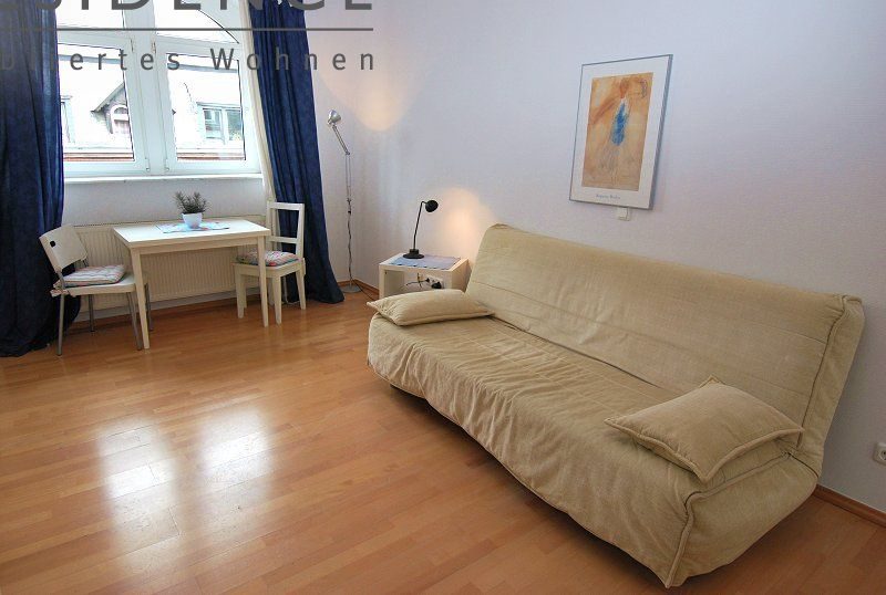Frankfurt-Sachsenhausen (Nord): 1-Zi.  Wohnung, 26m², Textorstr., 1.300, Wohnen