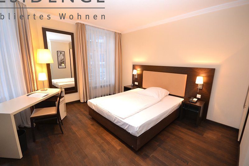 Frankfurt-Westend: 1-Zi.  Wohnung, 24m², Bettinastr. , 1.295, Wohnen